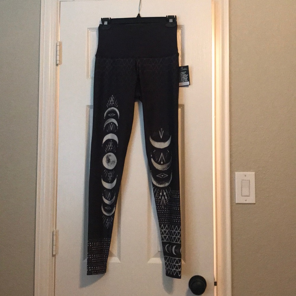 Onzie Las Lunas Leggings *NWT*